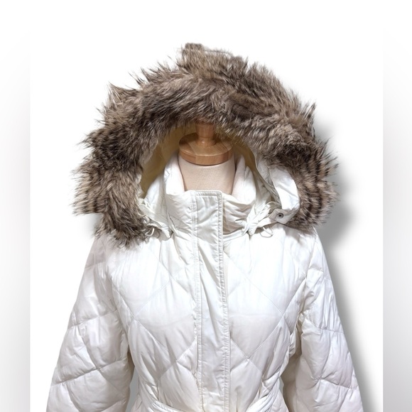 Eddie Bauer Cream Quilted Goose Down Hooded Faux Fur Belted Jacket Size Large - Picture 3 of 12